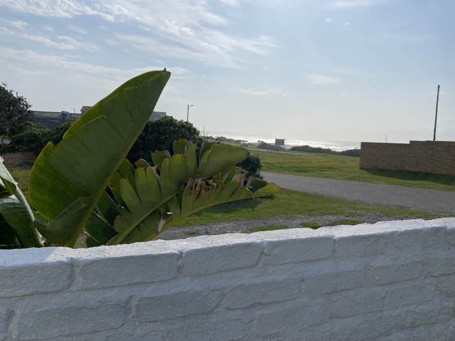 To Let 3 Bedroom Property for Rent in Kidds Beach Eastern Cape